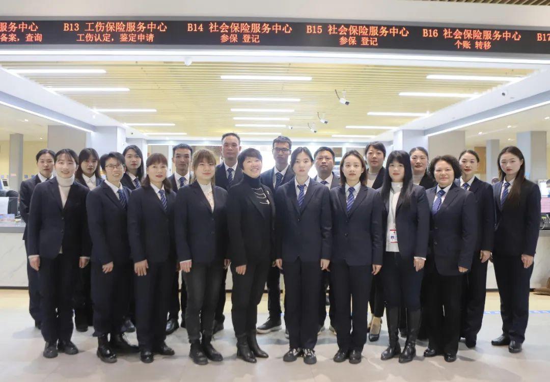 桂东县数据和政务服务局最新领导