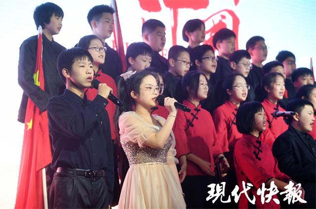 2025新澳门及香港正版免费挂牌灯牌,全面释义与警惕虚假宣传-全面释义、解释与落实 解析与释义