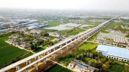 连淮扬镇铁路通车重塑区域交通格局,激发经济新活力