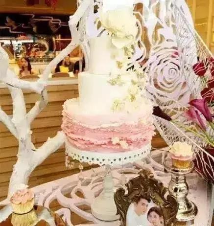 最新婚礼甜品台设计,缔造甜蜜回忆的舞台艺术之美