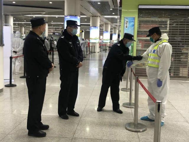 青岛最新疫情发布会,更新防控信息,共克时艰的信心坚定