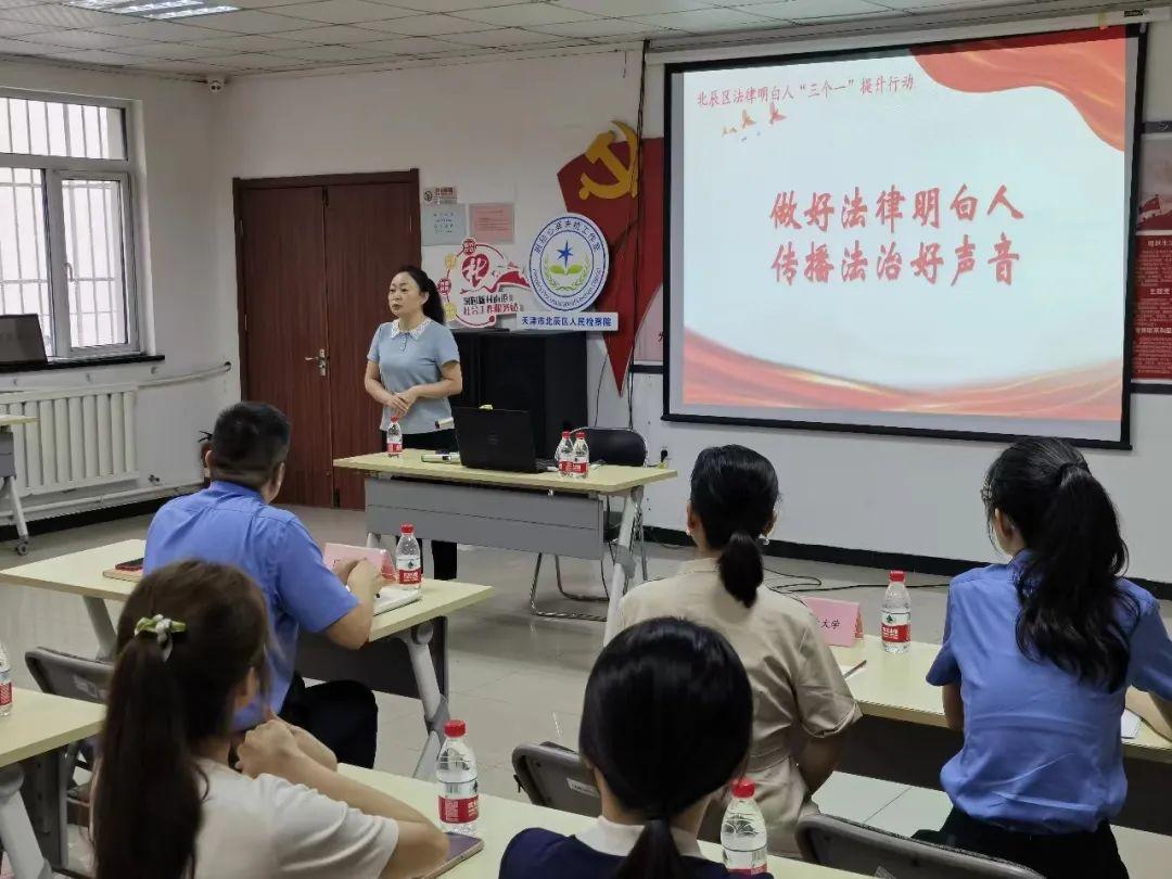 跨越时代的温情与智慧交融,一老一小的故事更新啦!