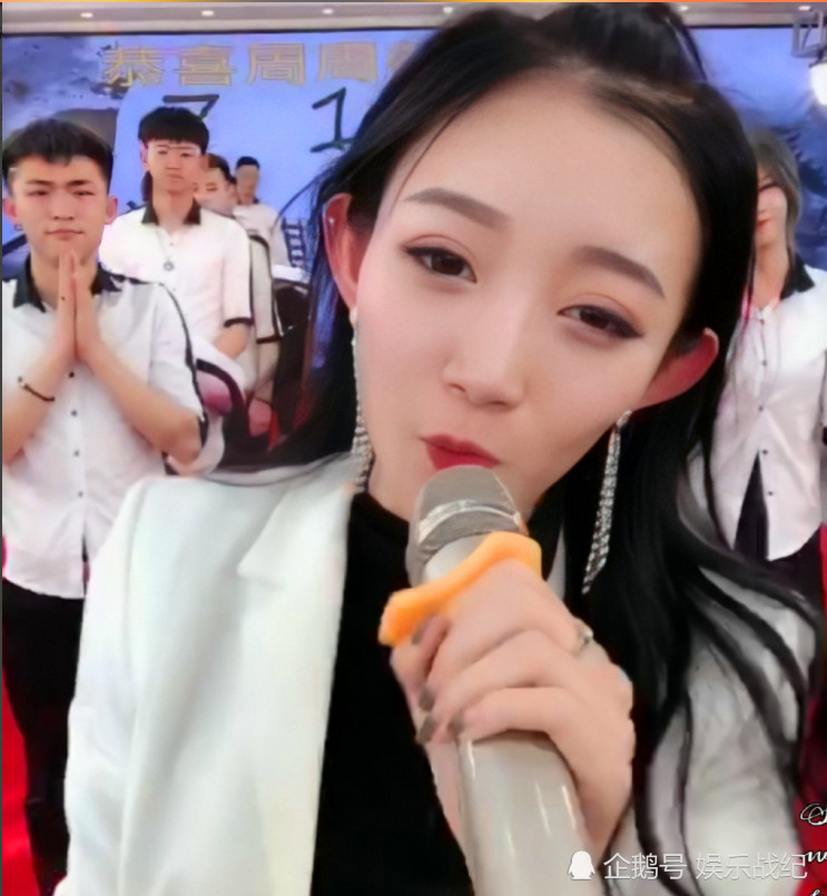 小伊伊最新动态,闪耀之星持续闪耀