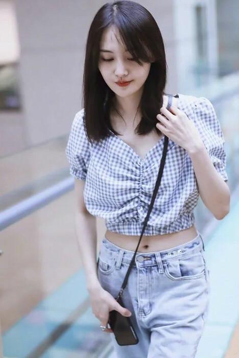 鞠婧祎夏季新穿搭引领时尚潮流