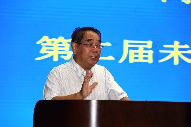 法学专业论文选题最新趋势探讨,研究动向与热点分析