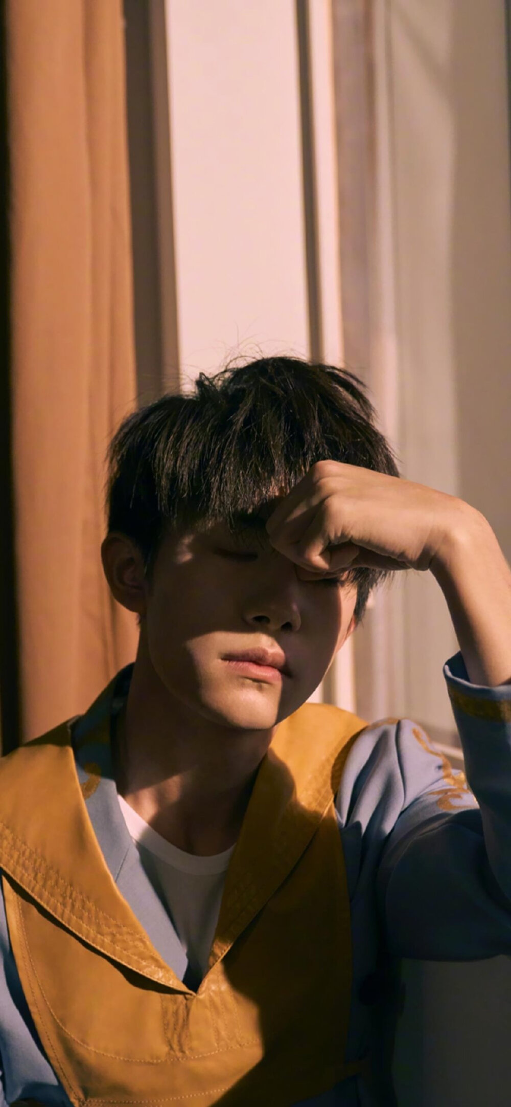 易烊千玺最新手机壁纸,探索偶像魅力的无限魅力